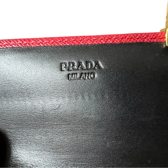 Prada Red Saffiano Tuc Leather Pushlock
Continental Flap Wallet With Box/dustbag - Picture 6 of 11